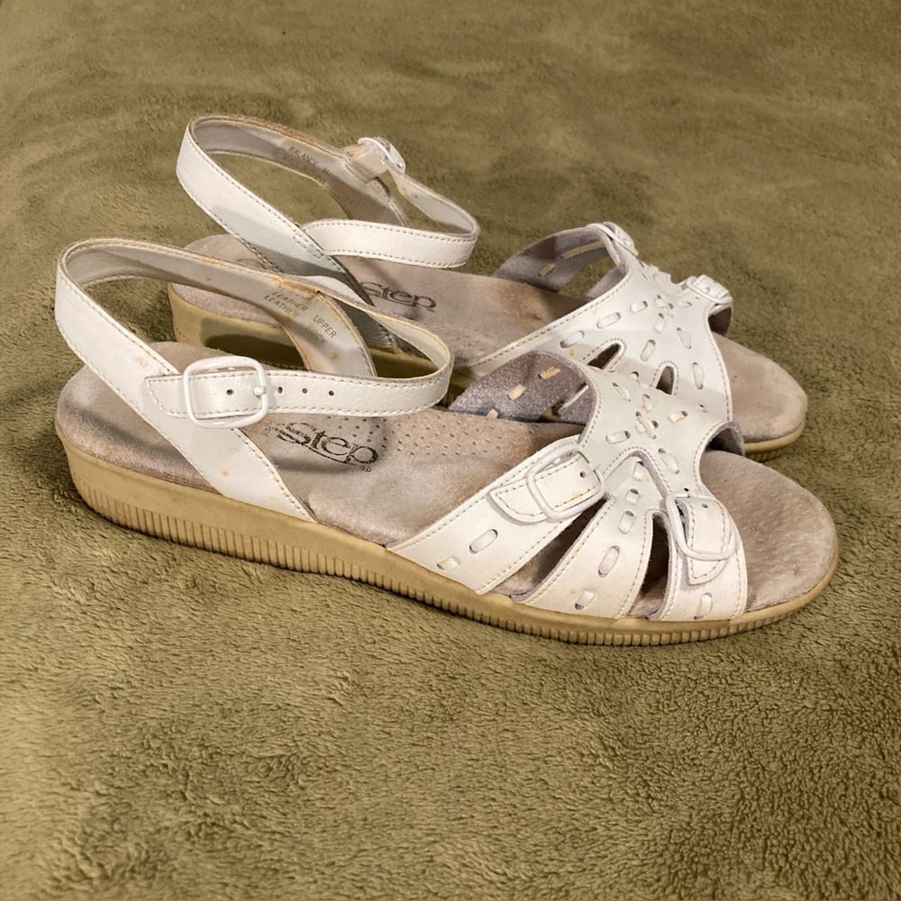GUC Air Step Vintage 80s Sandals Buckle White Size 8M
